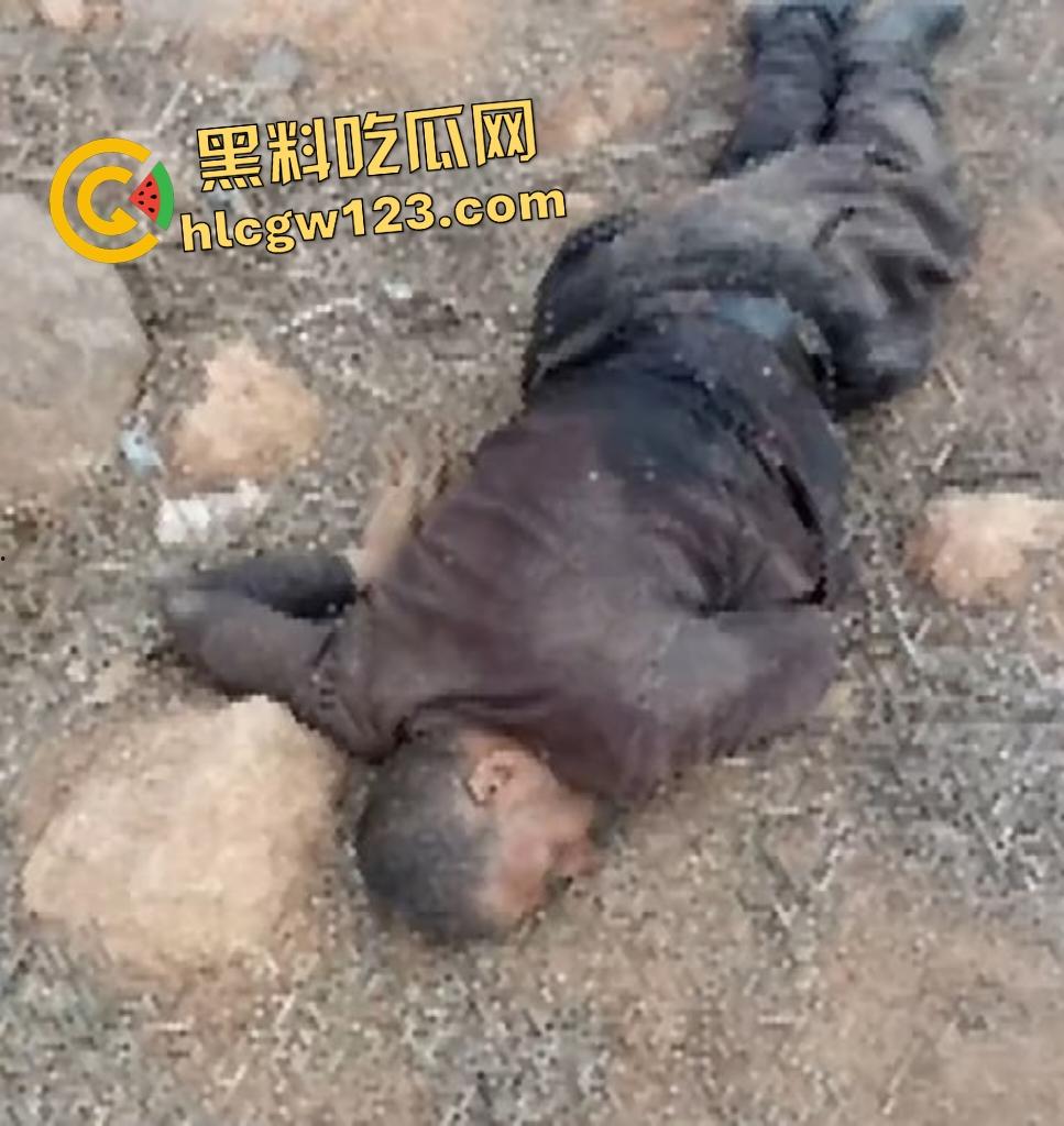 加沙暴徒踩以色列人质如蹦床！分尸虐杀血腥，扬言以色列人是孬种！  第2张