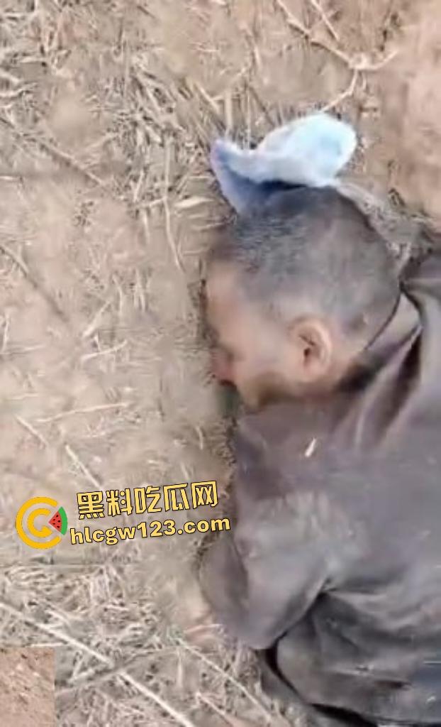 加沙暴徒踩以色列人质如蹦床！分尸虐杀血腥，扬言以色列人是孬种！  第4张