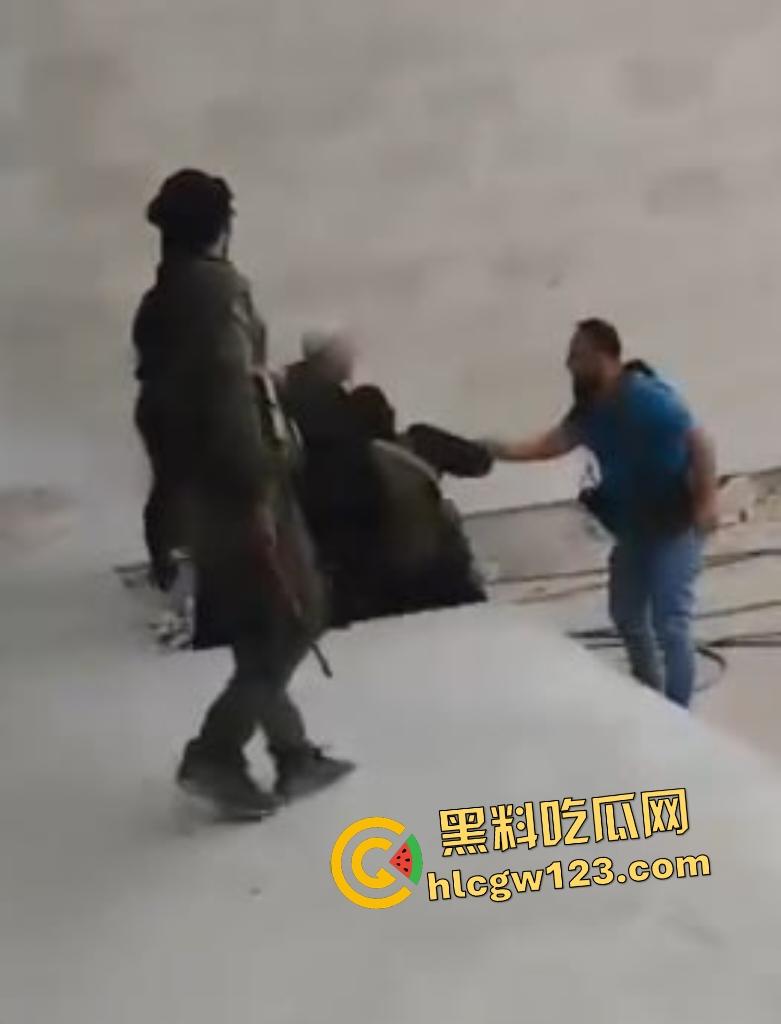 加沙暴徒踩以色列人质如蹦床！分尸虐杀血腥，扬言以色列人是孬种！  第8张