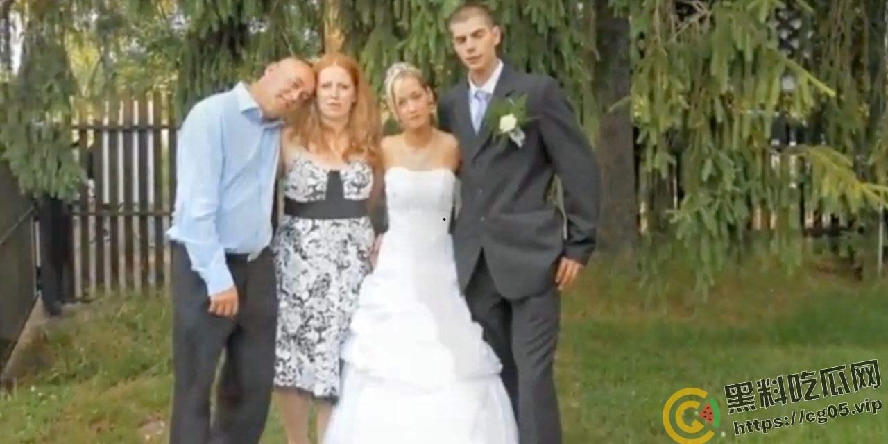 国外小伙亲生父亲给自己戴绿帽子 妻子与丈夫父亲出轨还把做爱视频录下来 乱伦视频被流出  第2张