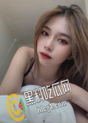 台湾身材火辣的漂亮妹子 为男友录制的大尺度露脸掰穴揉奶自拍视频竟被前男友出售！  第2张