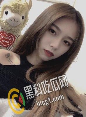 台湾身材火辣的漂亮妹子 为男友录制的大尺度露脸掰穴揉奶自拍视频竟被前男友出售！  第3张