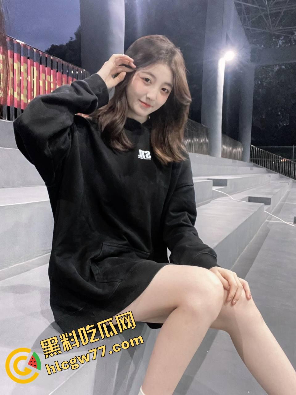 海角乱伦大神周末电竞酒店迷陷亲妹石榴裙，强吻抠抠坑偷偷拔套狂射粉逼，菊花被粗棒捅烂浪叫如狗！  第1张