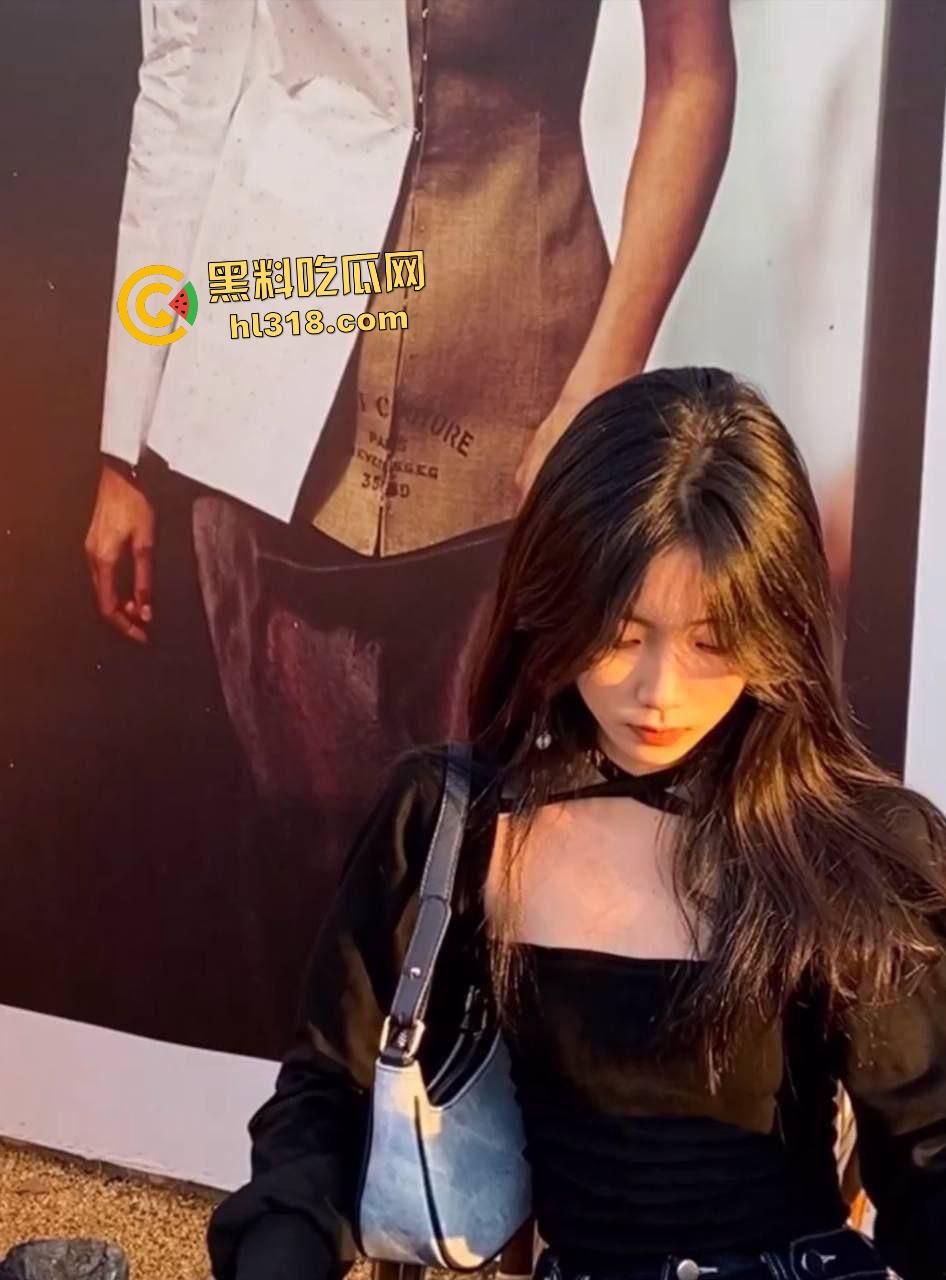 极品校花【吴羽菲】粉嫩小穴被后入狂操，女上位骑乘直接榨精液灌满骚穴！  第2张