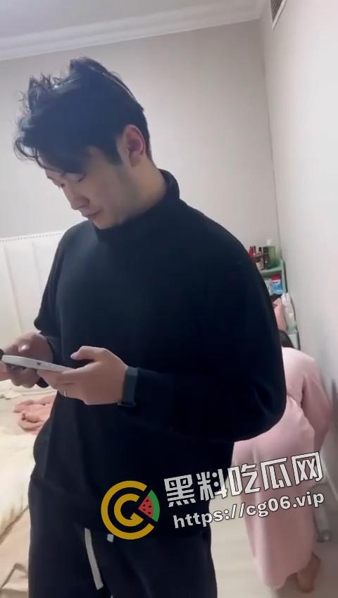 小白脸捉奸卖淫给自己钱花的女朋友 还报警把人抓了再朋友圈曝光  吃完饭把锅砸了 有原则 但不多 第9张