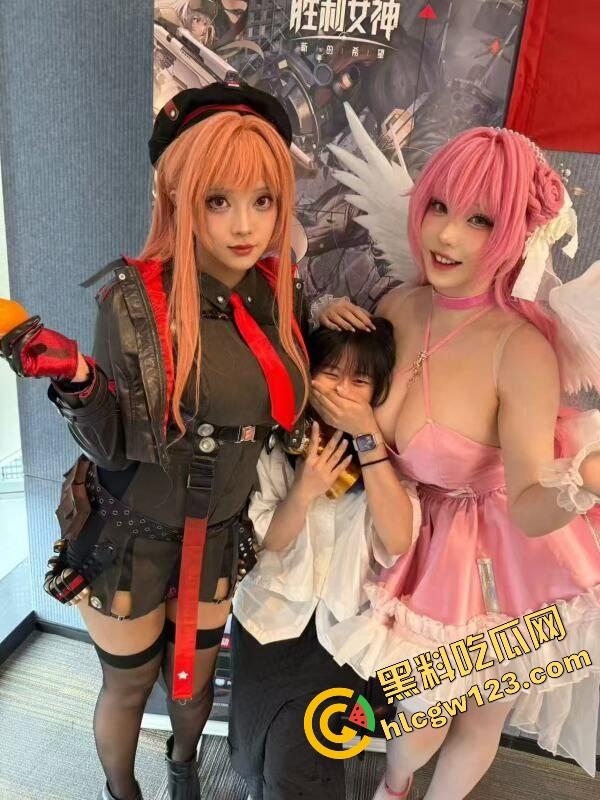 想干COS小母狗？先干摄影圈，奶子诱人腿开得贼快，拍完直接约房，不买相机都觉得亏！  第3张