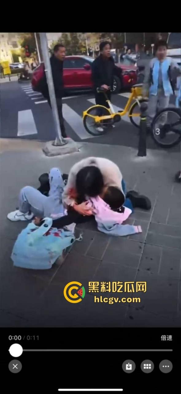 没人性！北京海淀区男子当街砍人报复社会 专挑孩子下手 现场血腥惨烈视频曝光  第7张