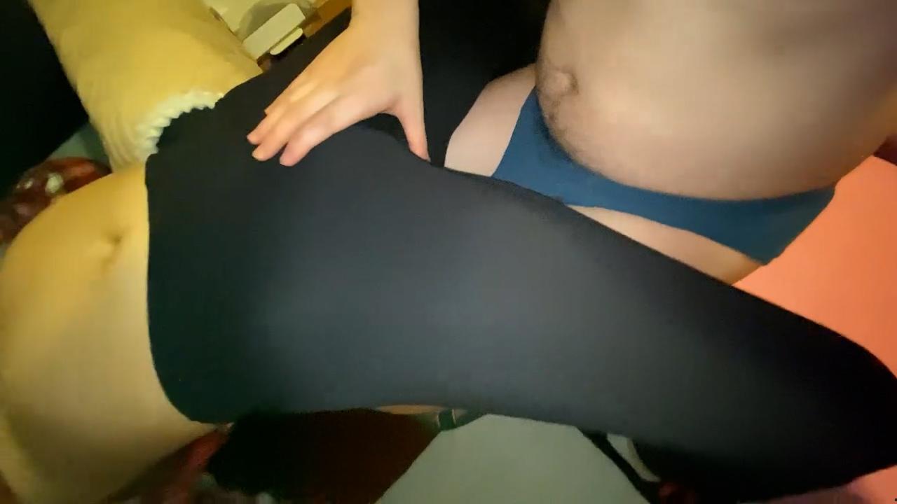 迷奸健身房内的舞蹈学院美女 有逼不操就是玩 这才是享受阿  第2张