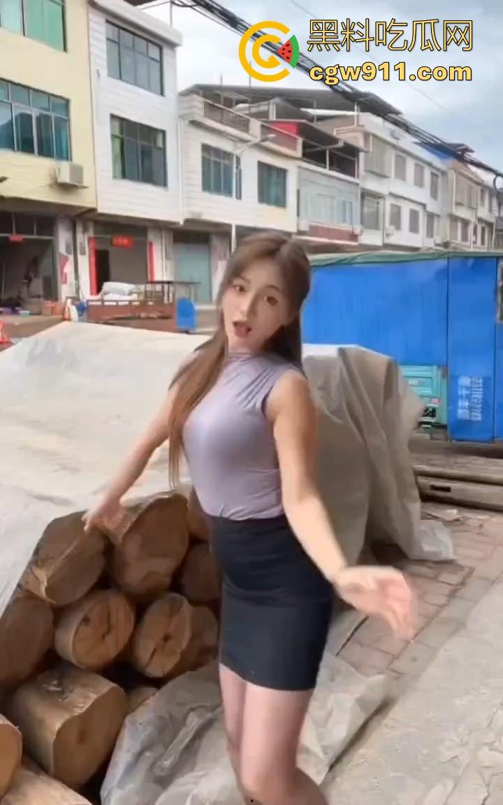 湖南性感擦边主播遭疯狂粉丝寄炸弹包裹炸伤，粉丝疯狂起来真恐怖啊，好端端的性感主播炸成了隔壁大妈！  第5张