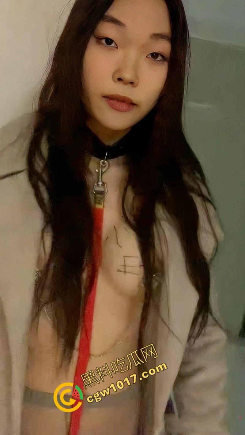 极品大学生母狗赤裸奔放，项圈乳夹齐舞，查小理大肆调教，白浊精液喷射满面，画面淫荡到炸裂！  第2张