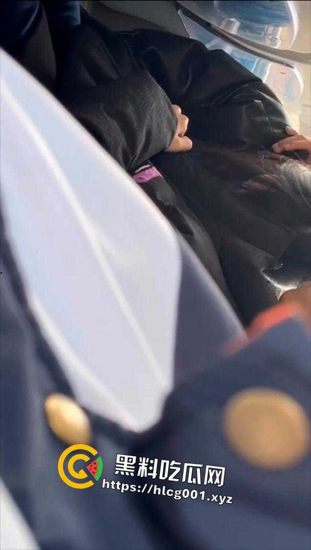 山东潍坊 学生情侣车上口爆  被人拍下并曝光 算是社死了 现在的学生是真的玩的开阿 第6张