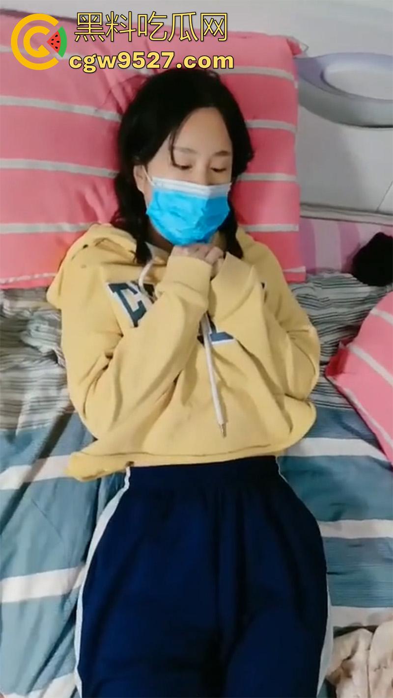 校服小妹卖初夜，为装逼请同学吃饭，含泪卖掉处女第一次，大哥毫不怜香惜玉，暴力抽插都操哭了！  第5张