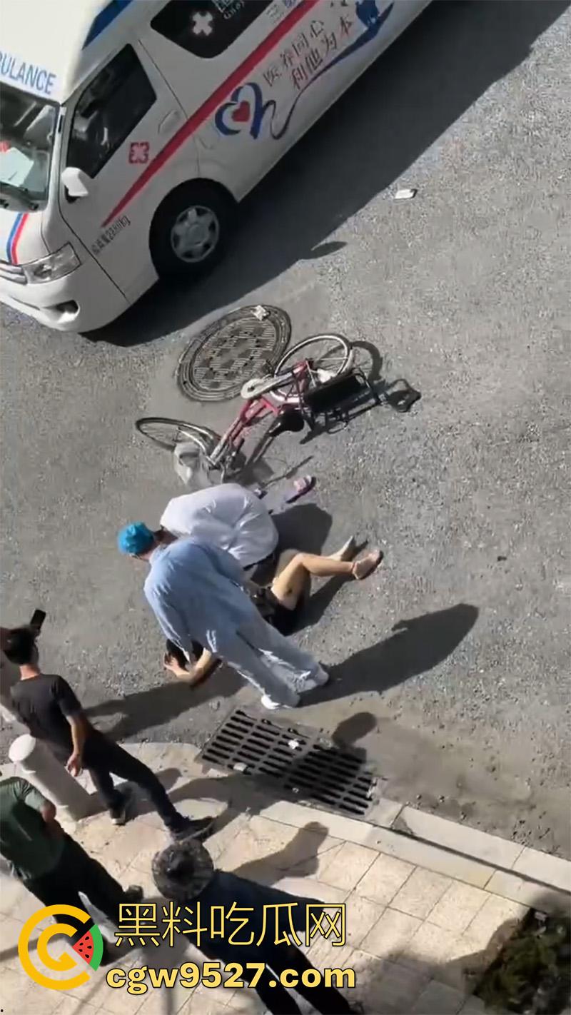 广东揭阳恐怖凶案现场，榕城东寨一男子，被女友戴绿帽后，精神崩溃发疯，当街将女子砍死！  第9张