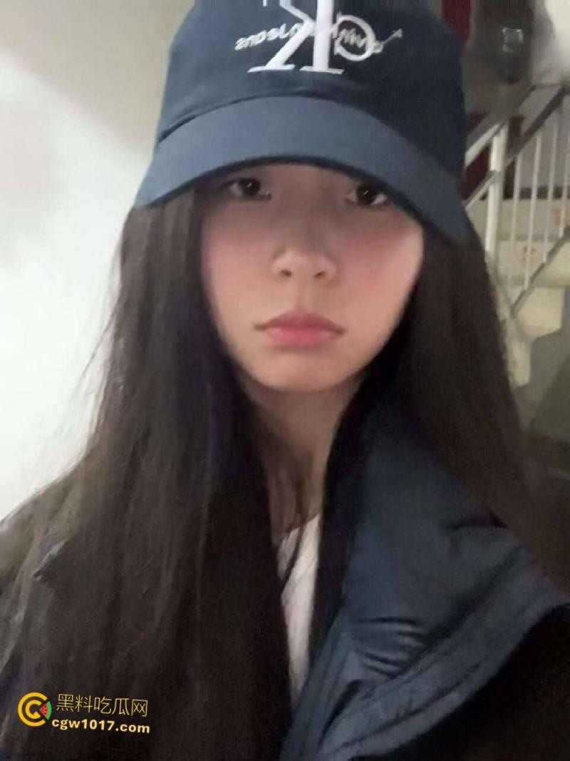 富二代约炮大神【fkabuto】,约炮荆州甜妹,极品反差妹出轨男友,穿着白色吊带被扛腿猛草,露脸深喉爽到揉奶! 第2张 富二代约炮大神【fkabuto】,约炮荆州甜妹,极品反差妹出轨男友,穿着白色吊带被扛腿猛草,露脸深喉爽到揉奶! 第2张