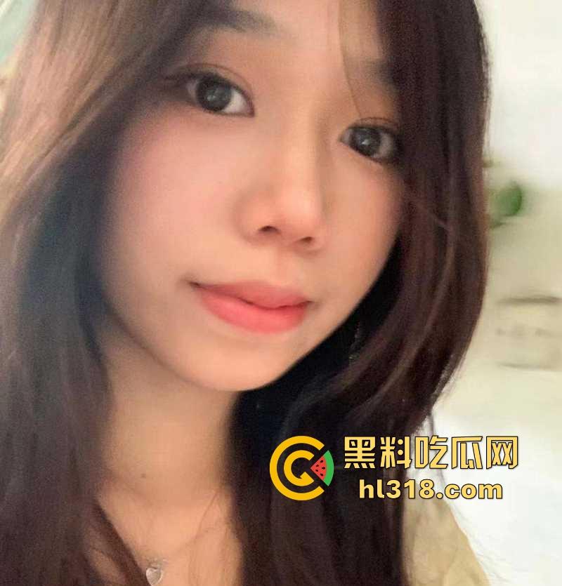 海南师范大学极品学生妹【林楚彤】人前女神人后淫荡骚鸡母狗，线上聊骚分享裸身视频勾引炮友！  第1张