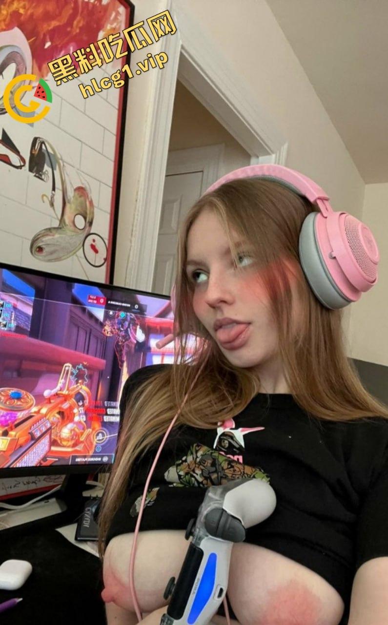 老外小萝莉太会玩！与男友吃鸡私密画面大曝光，外国萝莉还真是放得开！  第5张