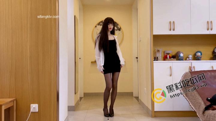 B站【热香槟】高价定制 露脸裸舞视频  和发在B站穿衣版 形成反差对比 第1张