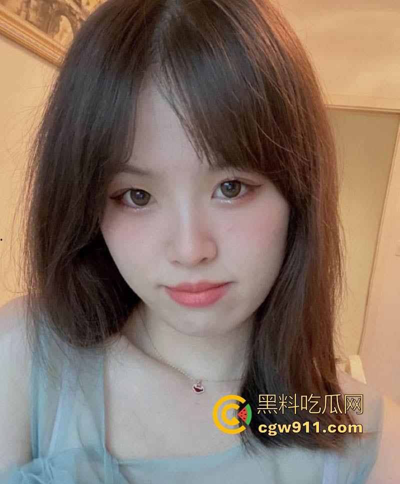 贵阳婚礼清纯伴娘聊骚一个月被约炮拿下，微胖身材曲线诱人，口交舔穴内射喷水骚态尽显！  第1张