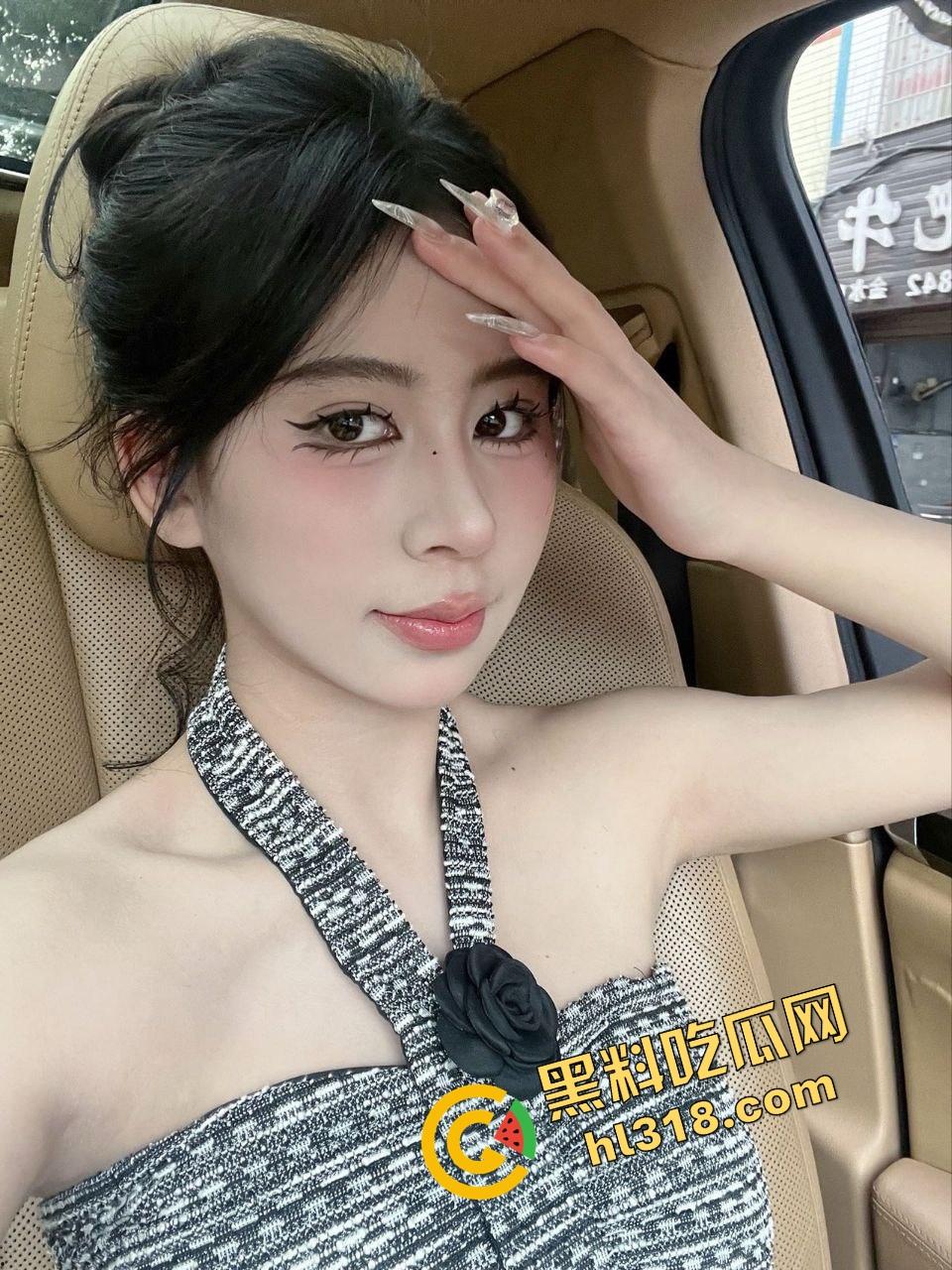 推特绿帽狠人『暴躁君S』操翻人妻少妇，3P轮番爆射，户外露出道具调教，高潮喷水像开闸放水！  第2张