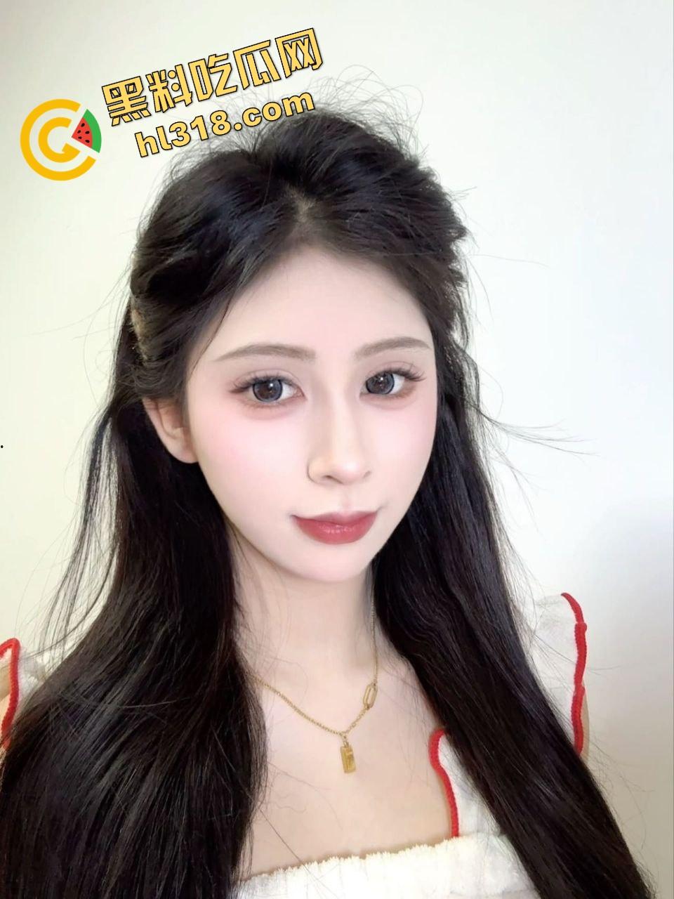 推特绿帽狠人『暴躁君S』操翻人妻少妇，3P轮番爆射，户外露出道具调教，高潮喷水像开闸放水！  第5张