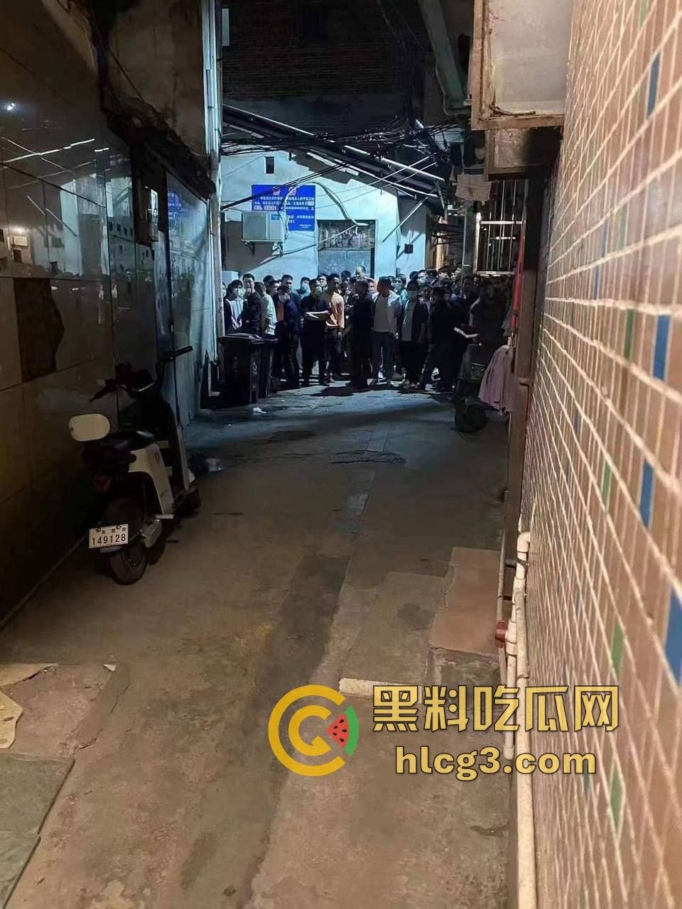 快餐妹子门前大排长龙，壮汉接连上阵，身体吃不消拨打120急救！惊动全城的快餐风波！  第6张