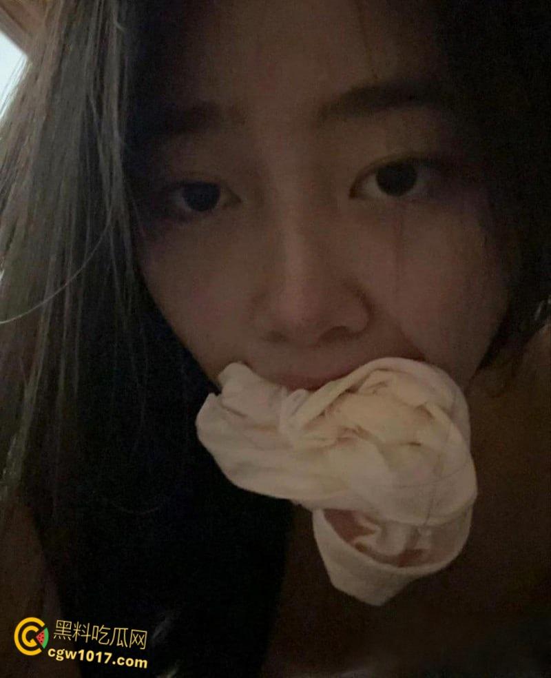 江苏南京学生妹【杜小柠】分手后遭渣男曝光，清纯女神沦为丧志母畜，露出自慰道具双通！  第5张