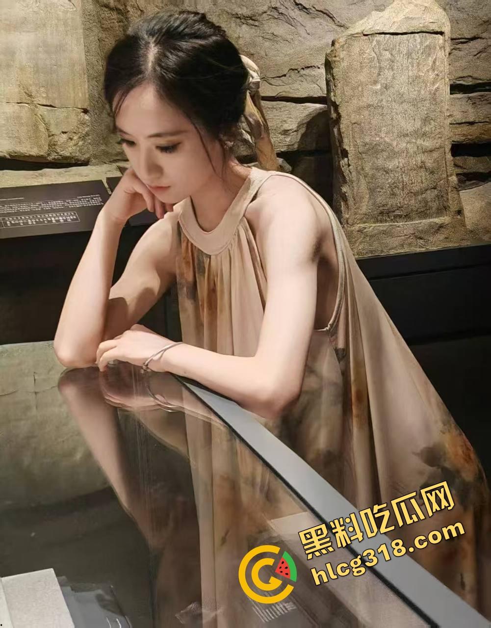 舔狗舔了三年舔成笑话,前女友『赵敏』装纯三年，嘴上说不想亲结果私下酒店含屌吞精！  第1张