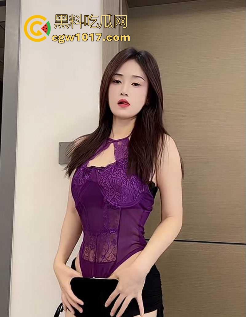 快手性感御姐网红【柠柠Smile】极品御姐暗藏媚骨，化身淫媚舞姬撩拨金主，咬唇自抚玩丝袜诱惑，真骚啊！  第6张