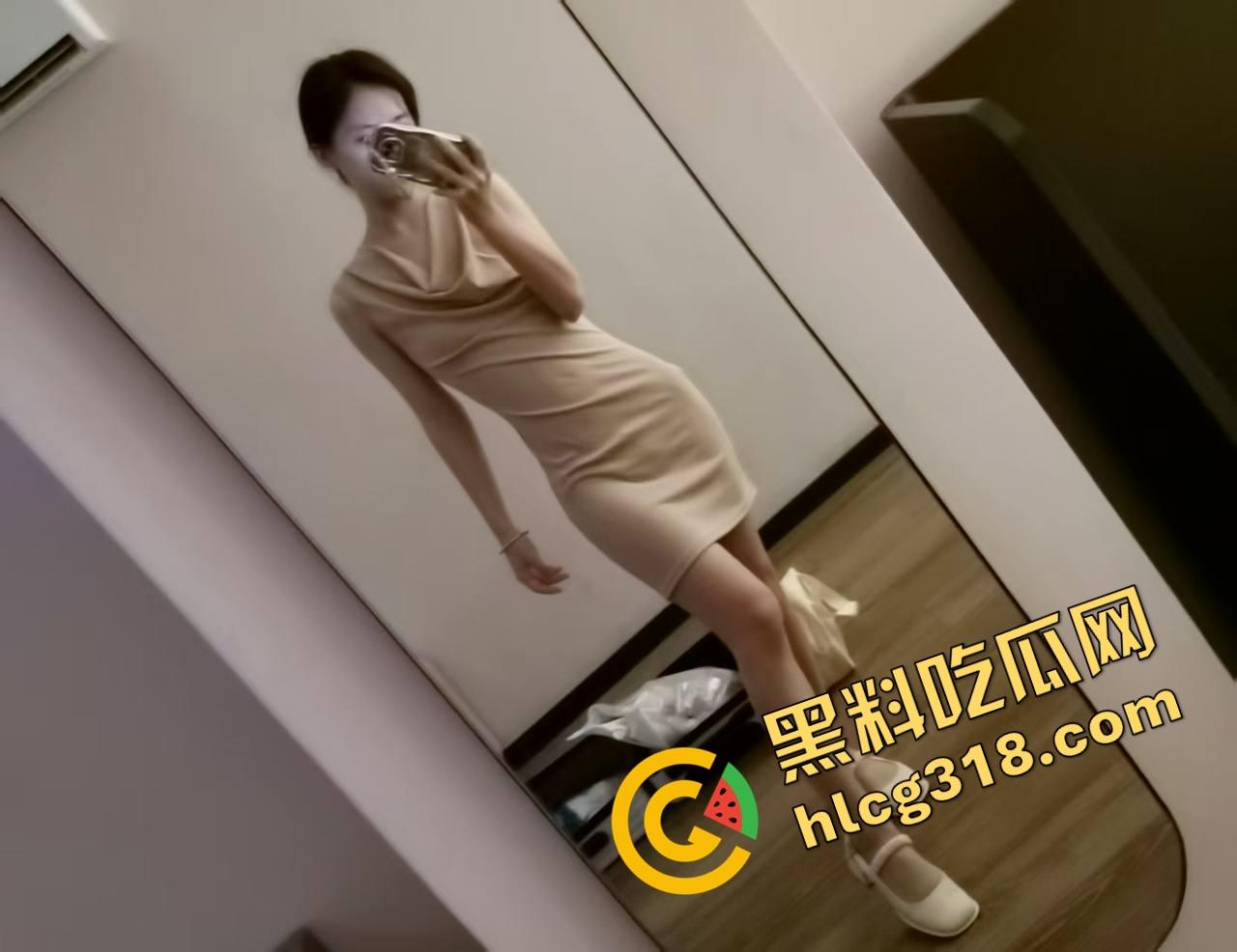 舔狗舔了三年舔成笑话,前女友『赵敏』装纯三年，嘴上说不想亲结果私下酒店含屌吞精！  第3张
