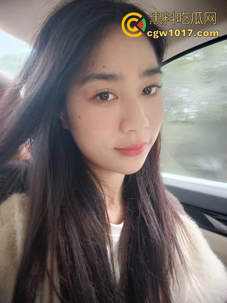 可爱清纯白月光最终还是倒在金主的大屌下，曾经可爱单纯的她以沦为金主性奴，胯下侍奉爆筋肉棒，她再也回不来了！  第1张