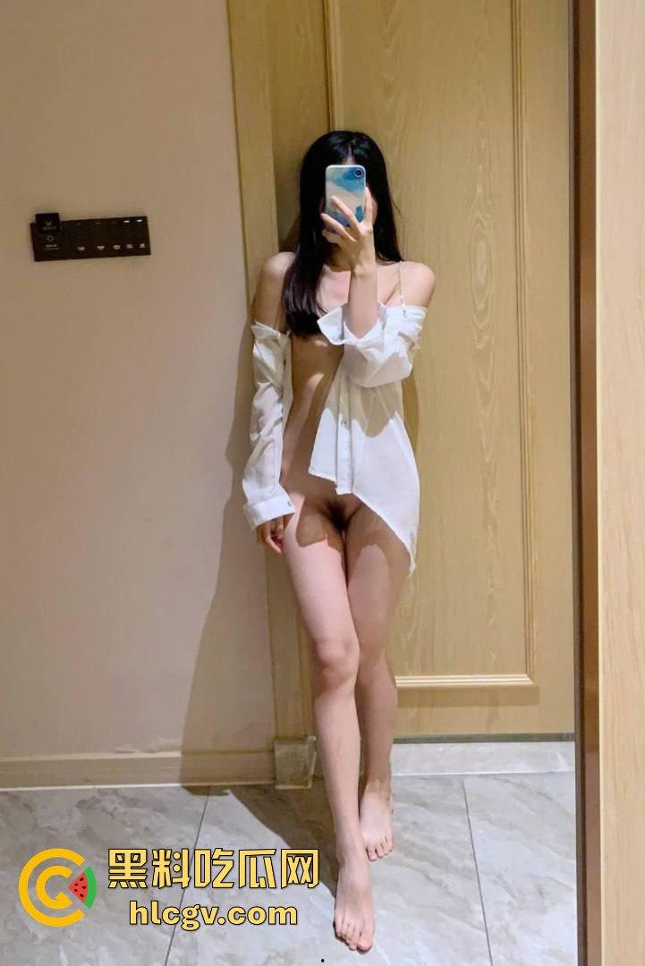 重庆信息科技大学【林薇】网传清纯女神化身外围小母狗？白丝足交、后入打桩，完全颠覆校园形象！  第1张