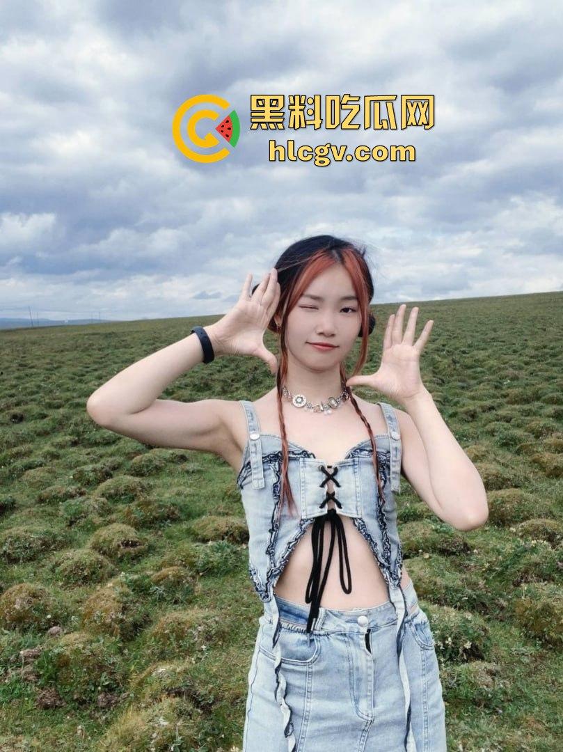 重庆信息科技大学【林薇】网传清纯女神化身外围小母狗？白丝足交、后入打桩，完全颠覆校园形象！  第4张