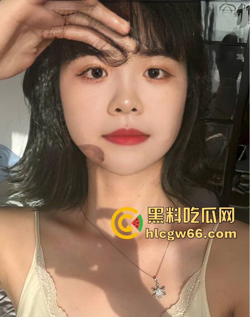 中国社会科学院研究生【杜若凝】再曝丑闻 男友怒揭软件裸聊约炮 饥渴身体含屌求操!  第1张