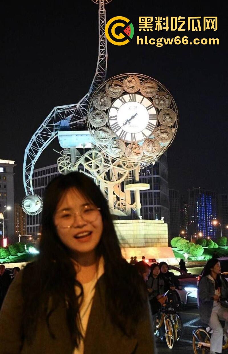 中国社会科学院研究生【杜若凝】再曝丑闻 男友怒揭软件裸聊约炮 饥渴身体含屌求操!  第2张