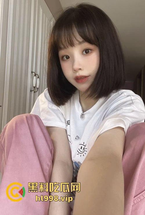 台南应用科技大学00后巨乳反差妹【赵宁】震撼泄密！眼罩手铐激情约啪，结果学长把她当野鸡玩！  第1张