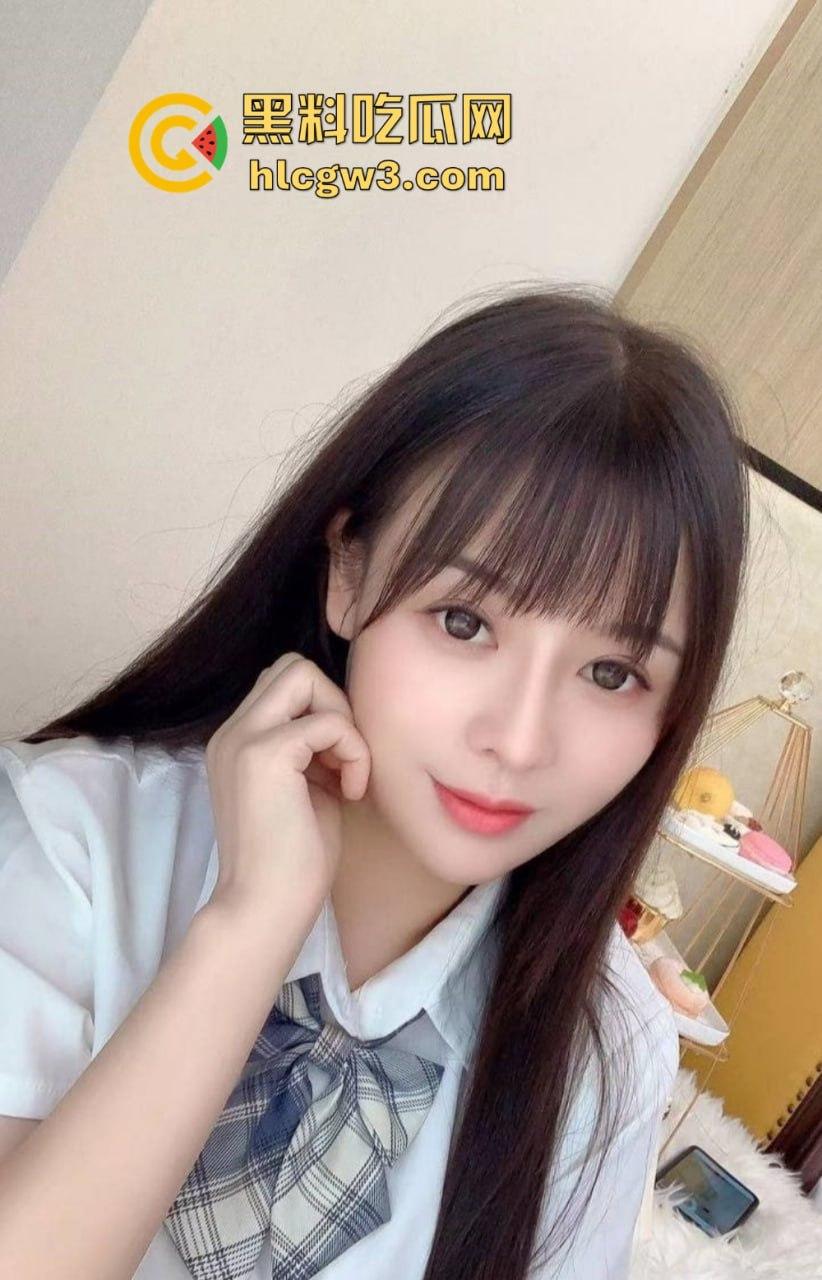 极品反差少女【凌薇】线下约啪金主爸爸多P全套性爱自拍疯传，清纯脸配骚浪身子，真他妈是反差婊中的极品！  第2张