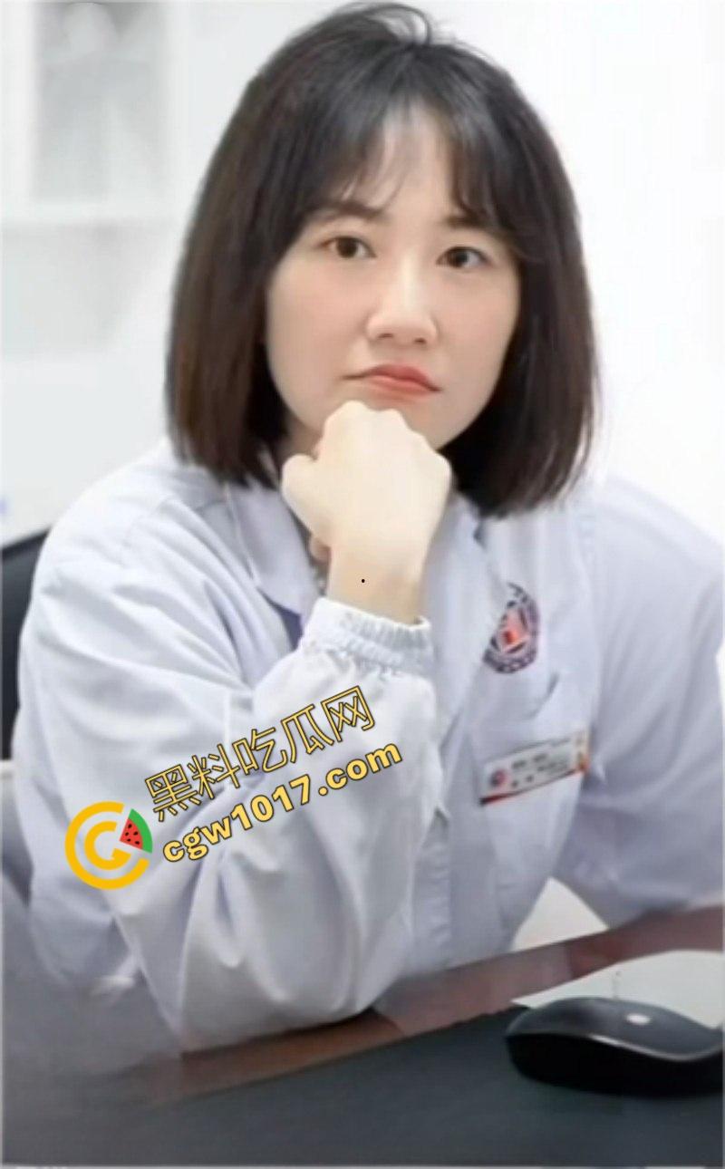 湖南省人民医院副院长【祖雄兵】与眼科女主任【曾琦】偷情视频曝光！职务淫乱，权色交易，家中沙发偷欢，引发全网哗然！  第6张