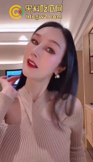 抖音尤物【困困鱼】彻底放飞！道具自慰淫叫连连，肥臀掰开骚逼特写，全网目瞪口呆！独家曝光流出！  第13张