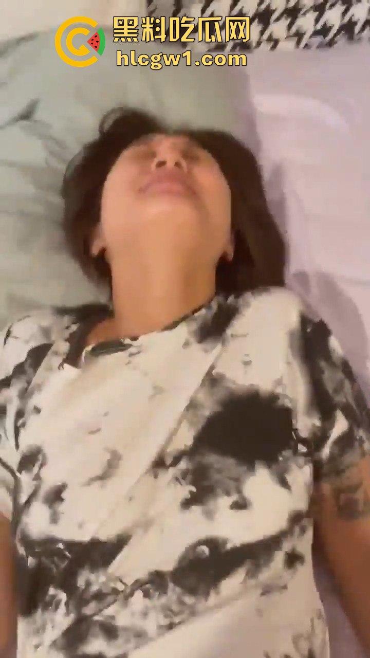 株洲清纯大学妹【李银圆】被男友拉进酒店爆操！视频流出，清纯外表背后骚得不行！  第9张