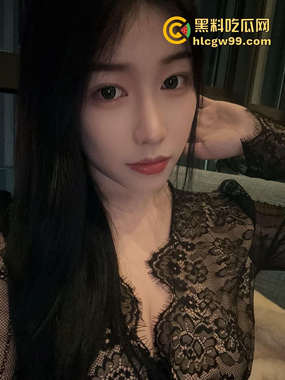 约炮大神真实约操  长沙天心区八字奶骚鸡『林思雅』验货发自拍展示极品大雷淫荡舔奶头！独家流出！ 第3张