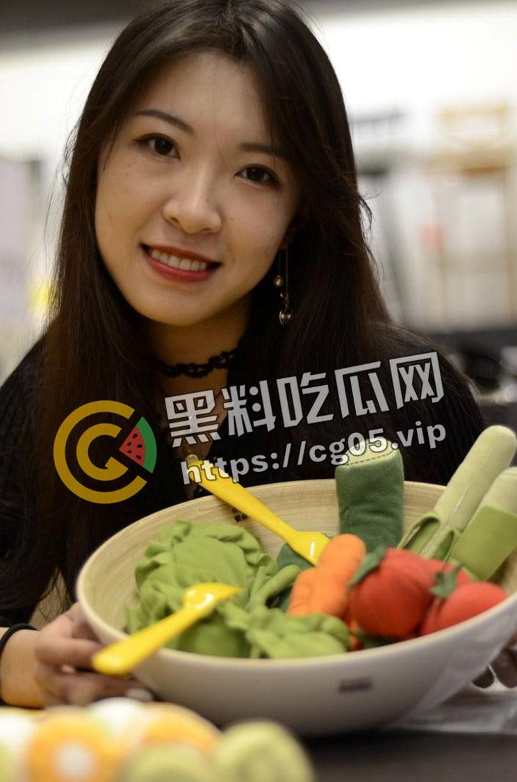 南京幼师反差婊  约出来吃饭后打炮竟然不愿意 老哥直接一巴掌 脸都打肿了 臭着脸被操哭 第1张