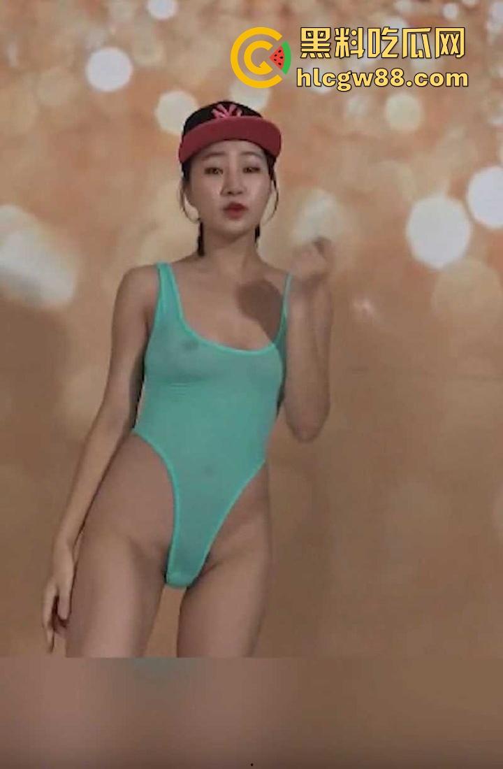 身边骚逼无处不在，盘点民间最狂野真实故事，露天操逼、护士医院打飞机、露天野战全是精品骚片！  第1张