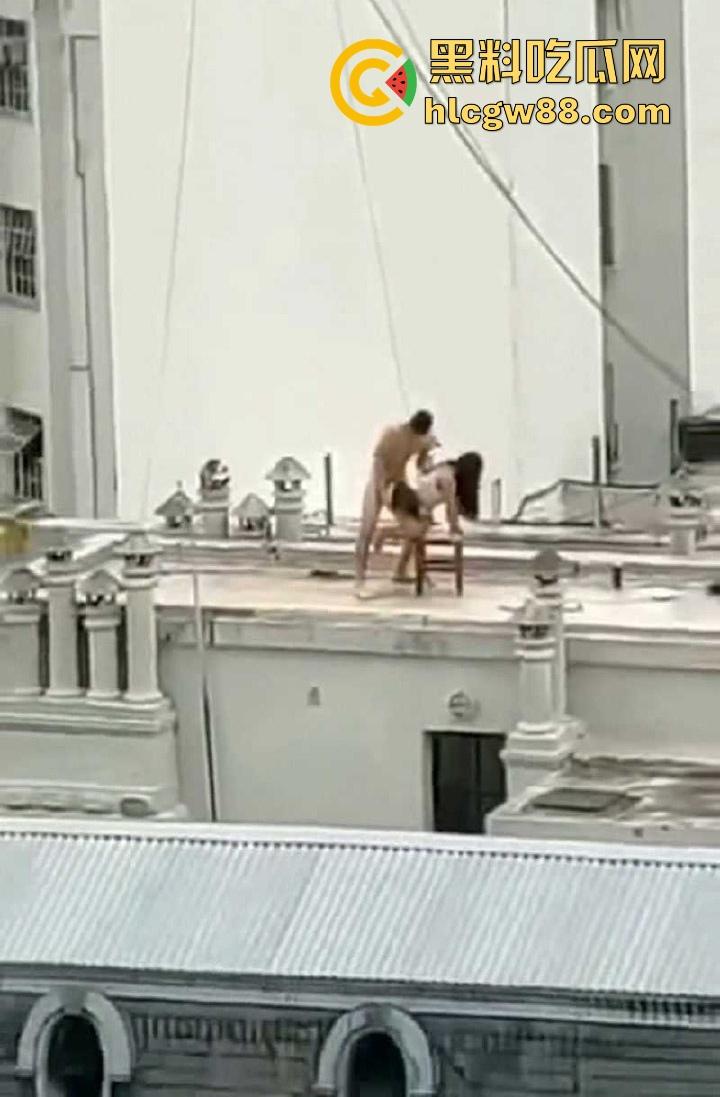 身边骚逼无处不在，盘点民间最狂野真实故事，露天操逼、护士医院打飞机、露天野战全是精品骚片！  第2张