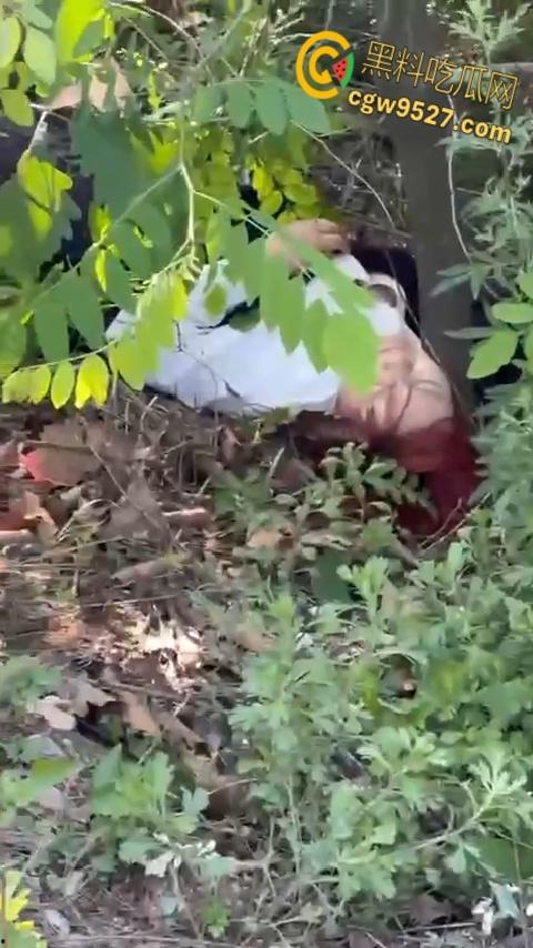 抖音清纯机车妹【是肉肉呀】，路边高速压弯，不慎滑倒人都甩飞了，这下全村又得开席了 !  第7张