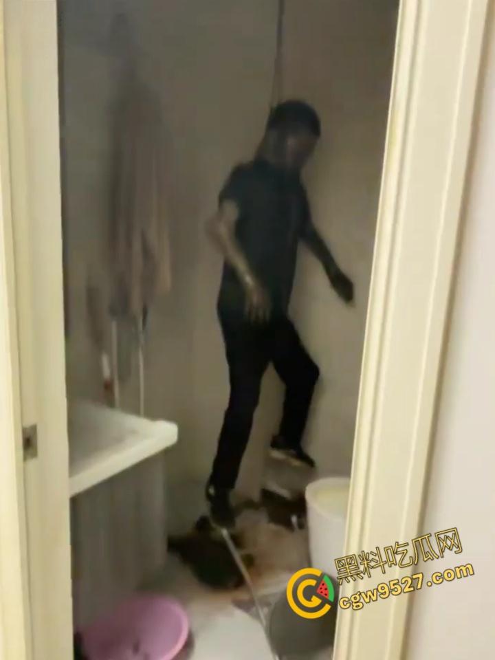 湛江西便街老哥 欠贷精神崩溃！出租屋狠心自杀上吊，尸体腐化变人油标本 ，债主没上门房东先吐了 !  第5张