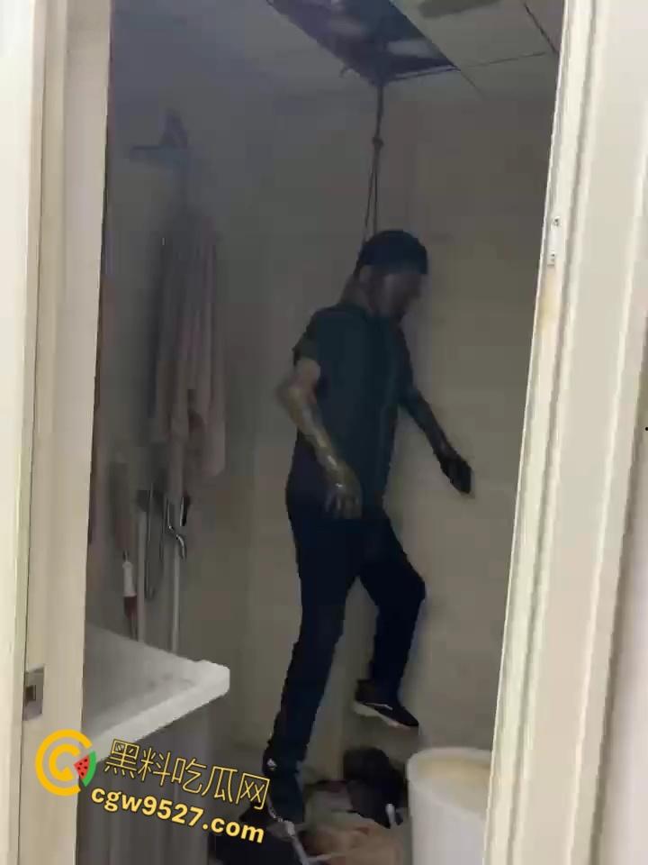 湛江西便街老哥 欠贷精神崩溃！出租屋狠心自杀上吊，尸体腐化变人油标本 ，债主没上门房东先吐了 !  第6张