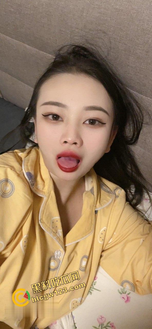 长沙『孙悦』结婚当天跟绿帽老公玩3P到天亮，婚纱白裙湿成奶油布丁，前男友肏完老公舔干！  第5张