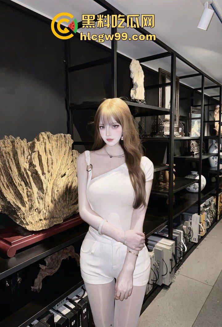 抖音极品黑丝御姐骚鸡【小猫饱饱】6万粉丝背地的母狗故事，伺候富二代玩弄美穴舔逼还拉丝！独家原创曝光流出！  第5张