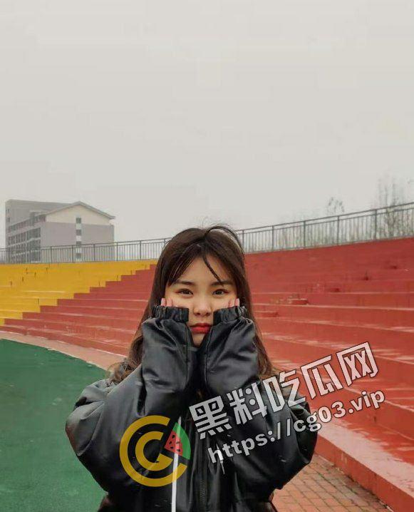 阜新财务 【张佳佳】大连财经学院毕业  脚踏三只船 恋情内出轨多人 喜欢发抠逼视频给多为男朋友 被流出 第1张