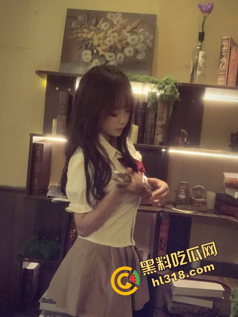 360家庭监控真实流出，刚操完老婆高潮，男人射完精就得秒切爹模式，交完作业还得哄娃，男人太难了！  第5张